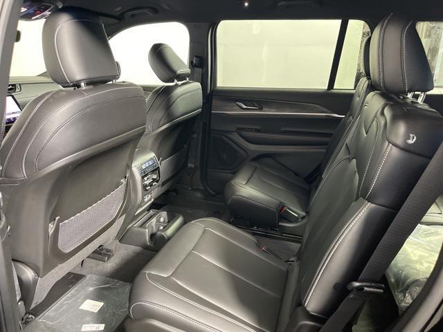 new 2025 Jeep Grand Cherokee car, priced at $46,995