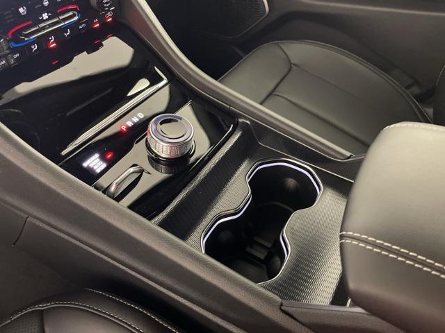 new 2025 Jeep Grand Cherokee car, priced at $52,000