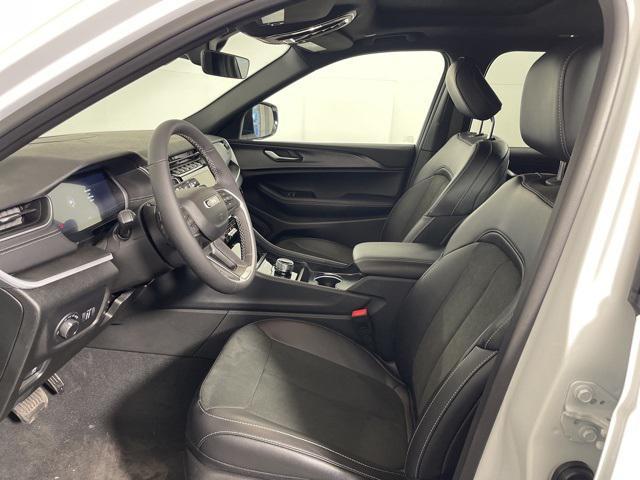 new 2025 Jeep Grand Cherokee car, priced at $46,614