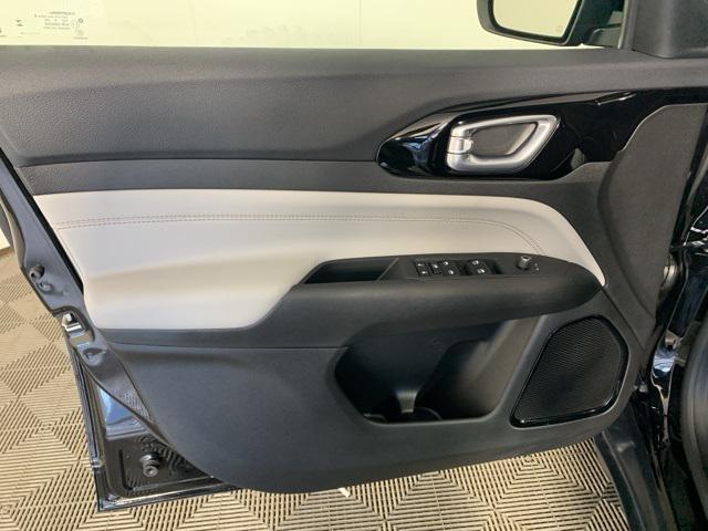 new 2025 Jeep Compass car, priced at $29,495