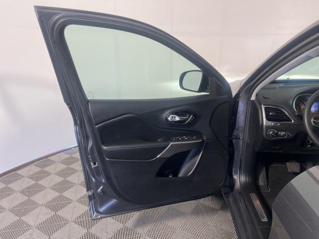 used 2021 Jeep Cherokee car, priced at $25,994
