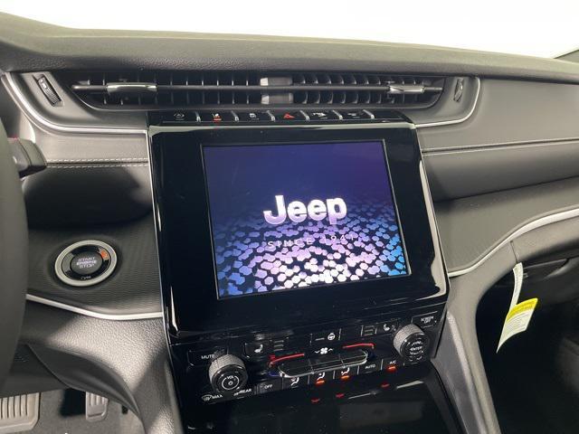 new 2025 Jeep Grand Cherokee car, priced at $41,819