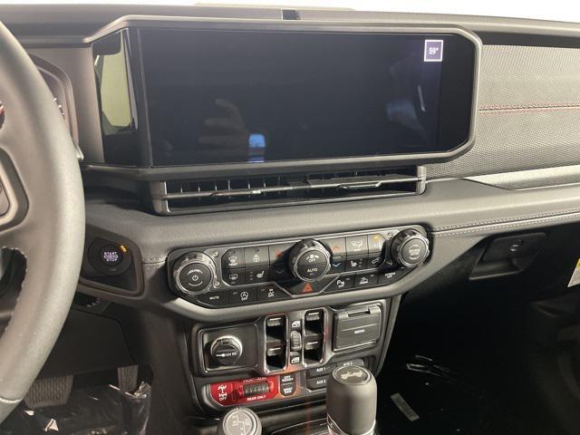 new 2025 Jeep Wrangler car, priced at $64,606