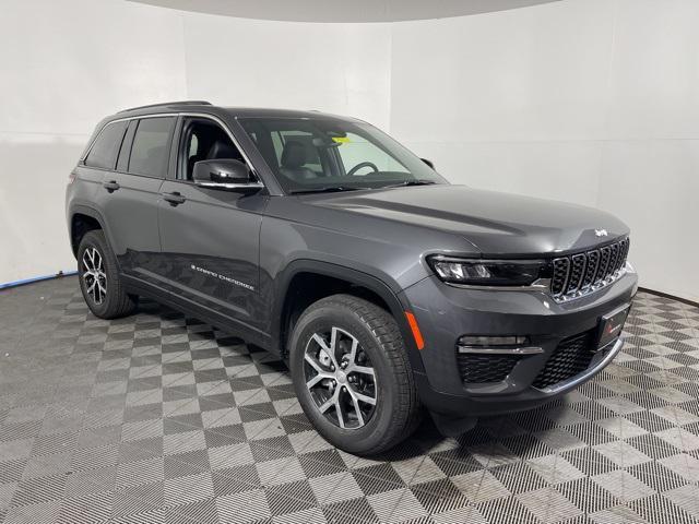 new 2025 Jeep Grand Cherokee car, priced at $42,750