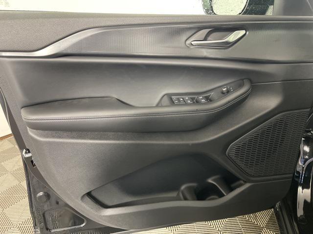 new 2025 Jeep Grand Cherokee car, priced at $44,752