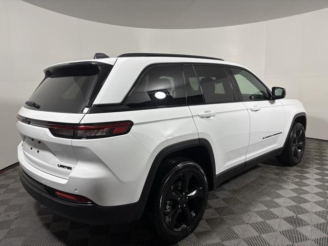 new 2025 Jeep Grand Cherokee car, priced at $47,074