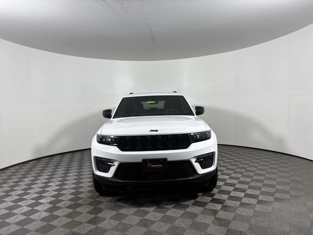 new 2025 Jeep Grand Cherokee car, priced at $47,074