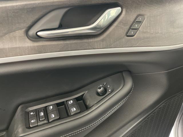 new 2025 Jeep Grand Cherokee car, priced at $50,385