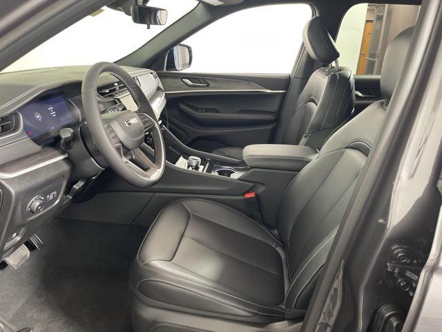 new 2025 Jeep Grand Cherokee car, priced at $44,998