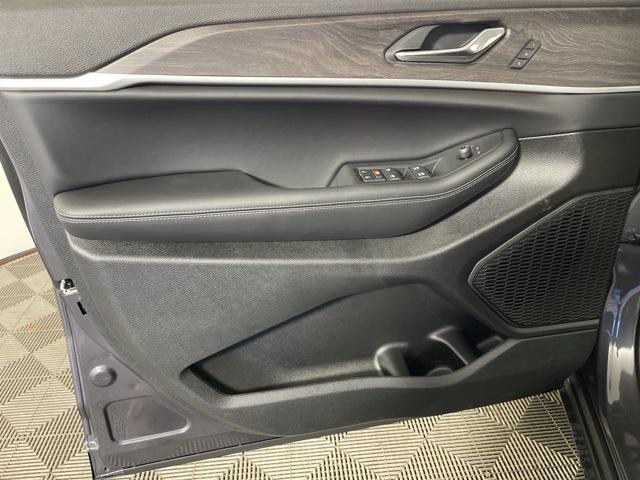 new 2025 Jeep Grand Cherokee car, priced at $44,998