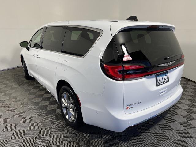 new 2024 Chrysler Pacifica car, priced at $40,995