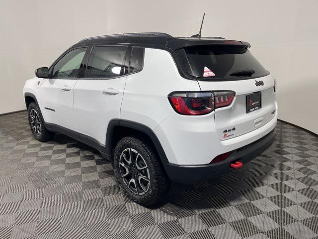 new 2025 Jeep Compass car, priced at $30,495