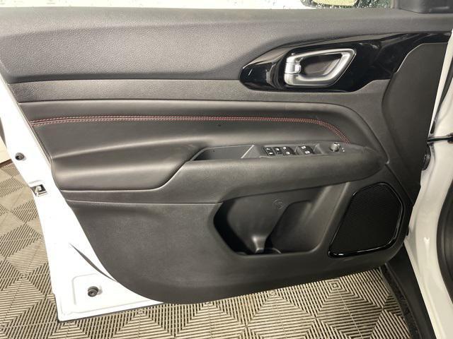 new 2025 Jeep Compass car, priced at $30,495