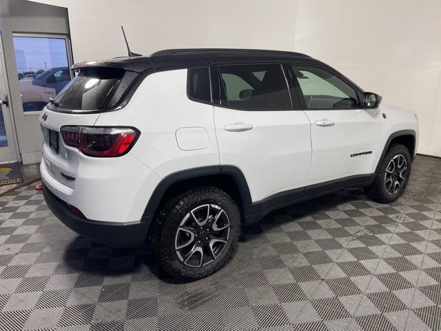 new 2025 Jeep Compass car, priced at $30,495