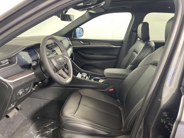 new 2025 Jeep Grand Cherokee car, priced at $51,403