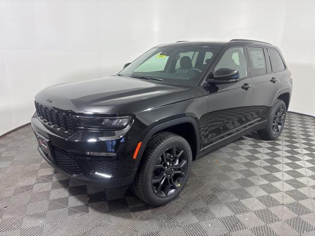 new 2025 Jeep Grand Cherokee car, priced at $49,916