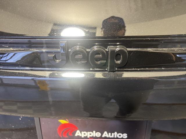 new 2025 Jeep Grand Cherokee car, priced at $49,916