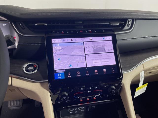 new 2025 Jeep Grand Cherokee car, priced at $49,498