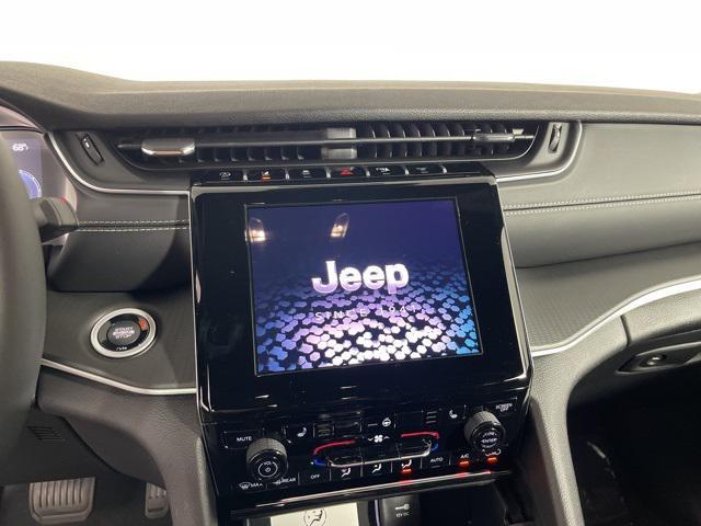 new 2025 Jeep Grand Cherokee car, priced at $42,096