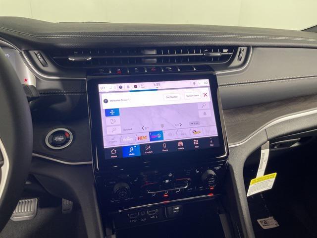 new 2025 Jeep Grand Cherokee car, priced at $44,560