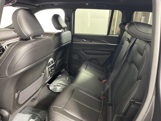 new 2025 Jeep Grand Cherokee car, priced at $44,560