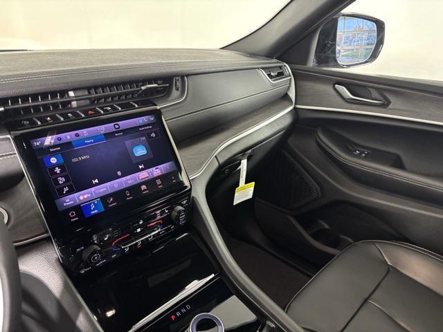 new 2025 Jeep Grand Cherokee car, priced at $42,289