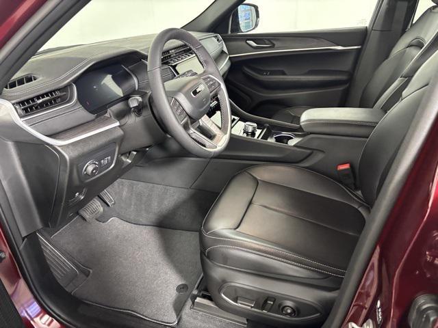 new 2025 Jeep Grand Cherokee car, priced at $42,289