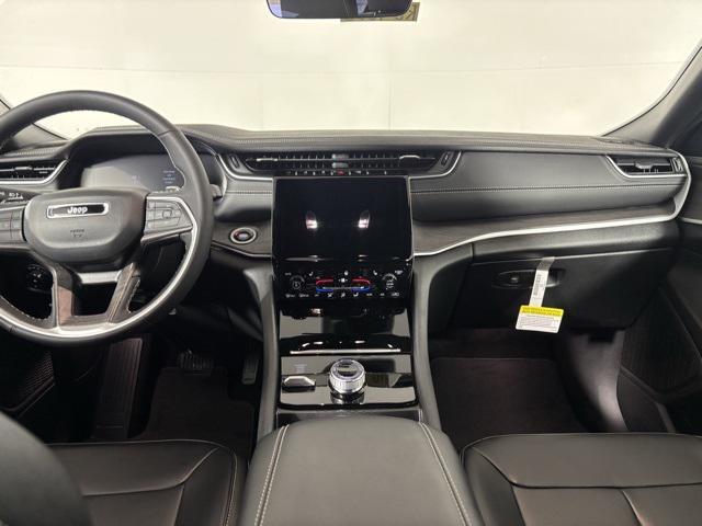 new 2025 Jeep Grand Cherokee car, priced at $42,289