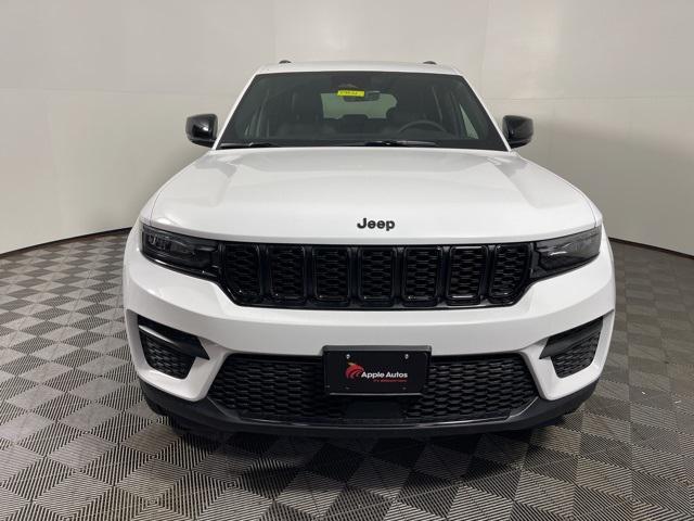 new 2025 Jeep Grand Cherokee car, priced at $41,557