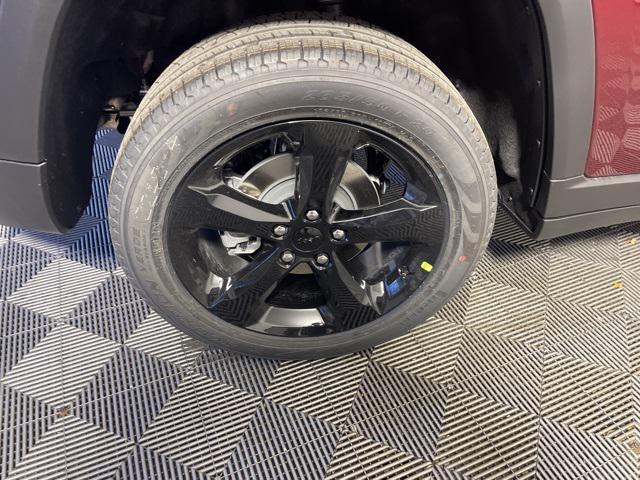 new 2025 Jeep Grand Cherokee car, priced at $48,181