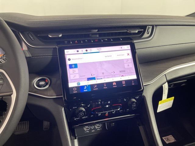 new 2025 Jeep Grand Cherokee car, priced at $48,181