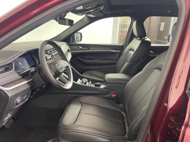 new 2025 Jeep Grand Cherokee car, priced at $48,181