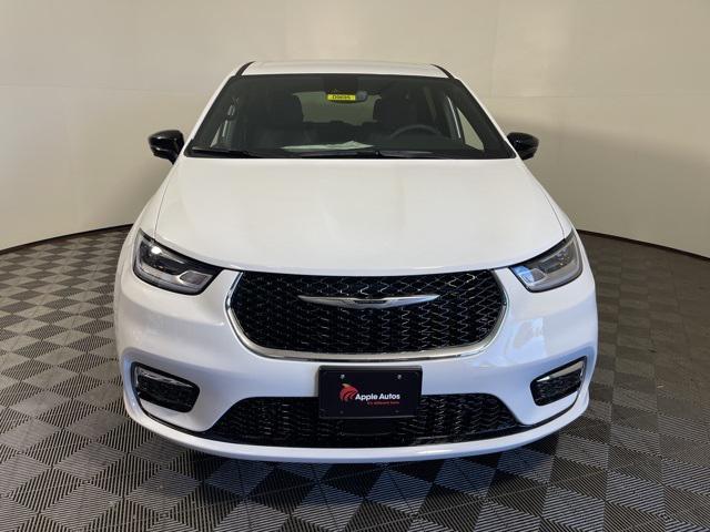 new 2026 Chrysler Pacifica car, priced at $42,483