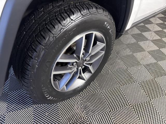 used 2021 Jeep Grand Cherokee car, priced at $24,844