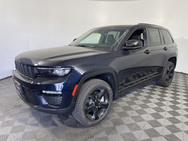 new 2025 Jeep Grand Cherokee car, priced at $45,176