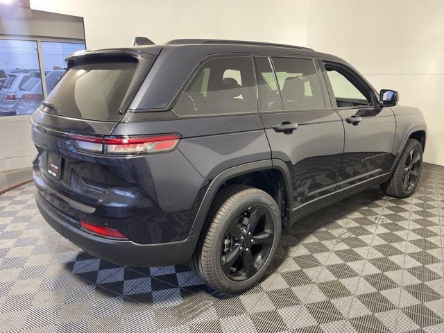 new 2025 Jeep Grand Cherokee car, priced at $50,201