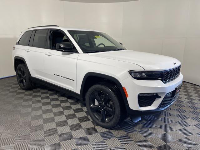 new 2025 Jeep Grand Cherokee car, priced at $44,725
