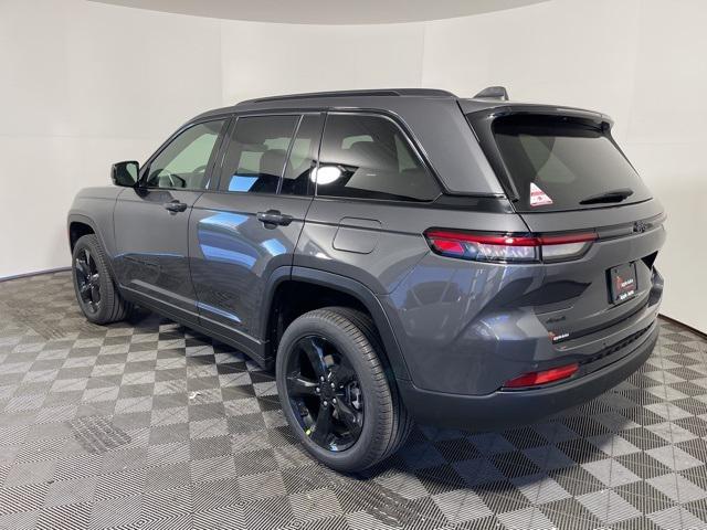 new 2025 Jeep Grand Cherokee car, priced at $48,181