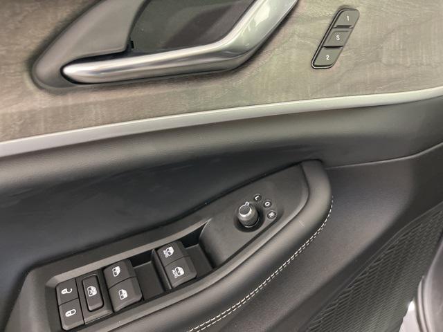 new 2025 Jeep Grand Cherokee car, priced at $48,181