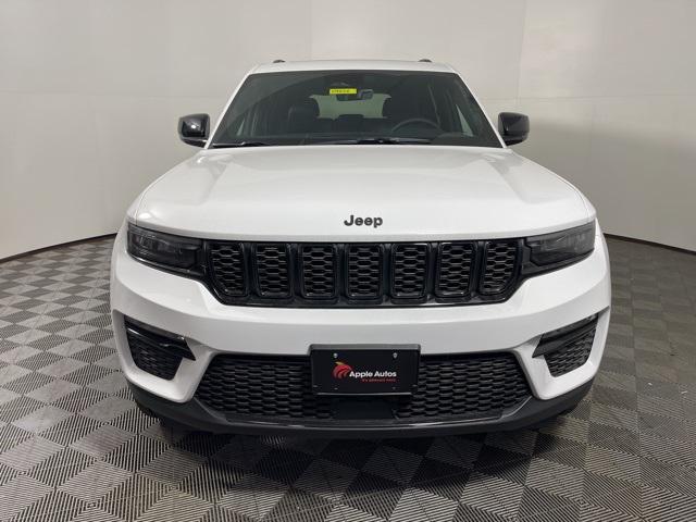 new 2025 Jeep Grand Cherokee car, priced at $44,006