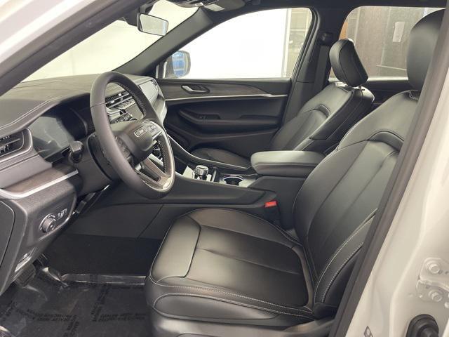 new 2025 Jeep Grand Cherokee car, priced at $44,006