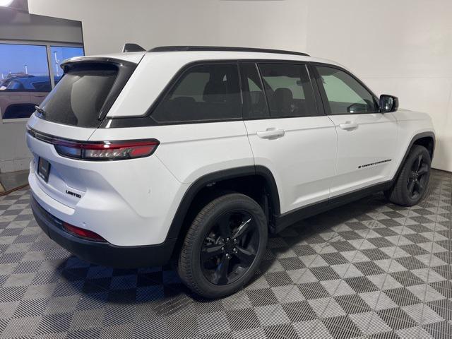 new 2025 Jeep Grand Cherokee car, priced at $44,006