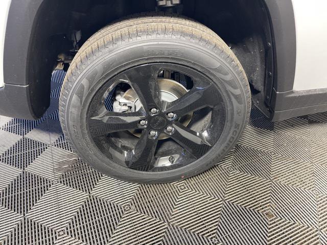 new 2025 Jeep Grand Cherokee car, priced at $44,006