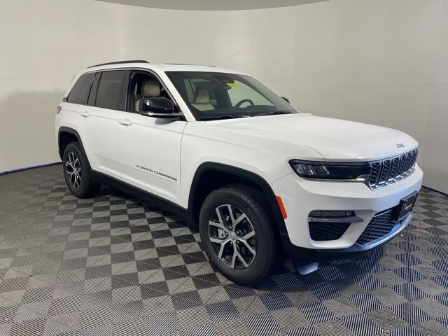 new 2025 Jeep Grand Cherokee car, priced at $45,643