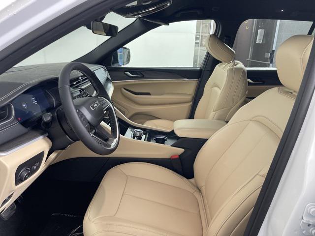 new 2025 Jeep Grand Cherokee car, priced at $43,104