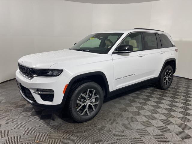 new 2025 Jeep Grand Cherokee car, priced at $43,104