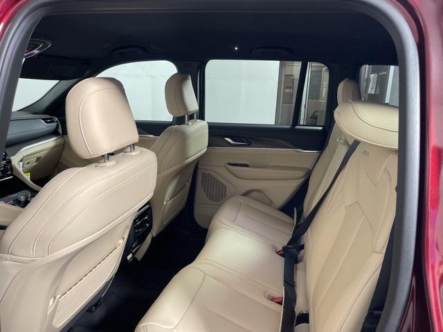 new 2025 Jeep Grand Cherokee car, priced at $43,622