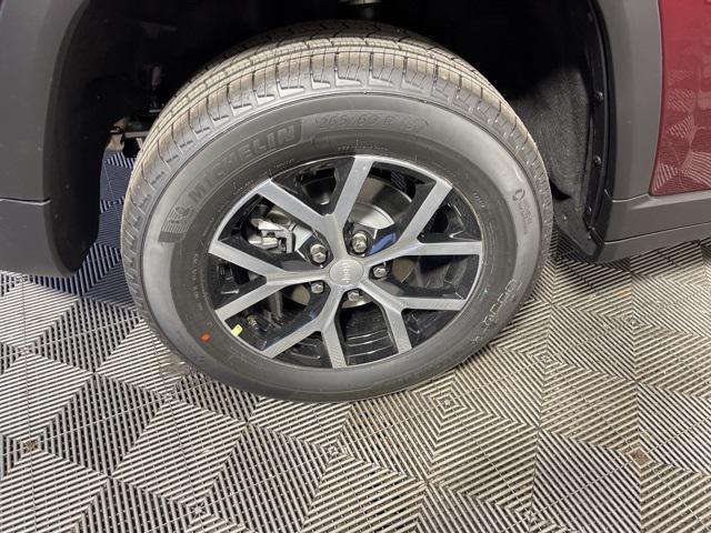 new 2025 Jeep Grand Cherokee car, priced at $43,622