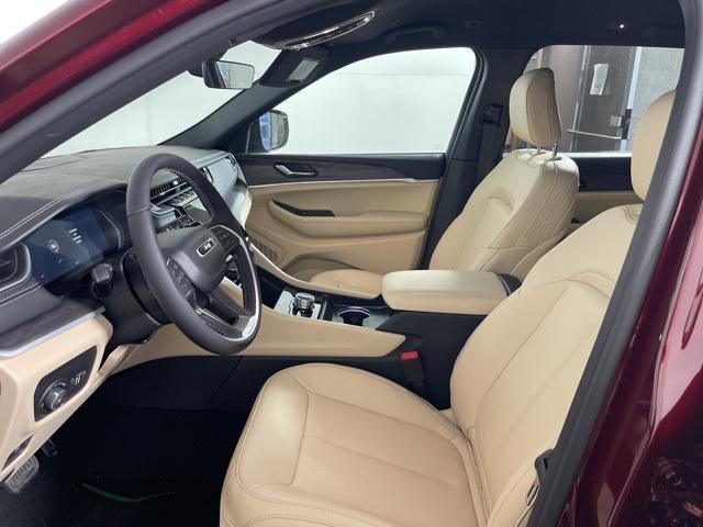 new 2025 Jeep Grand Cherokee car, priced at $43,622