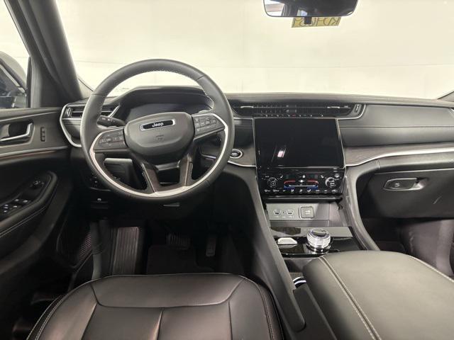 new 2025 Jeep Grand Cherokee car, priced at $38,704